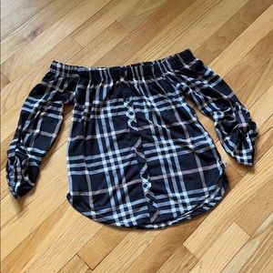 Off-shoulder tops - small